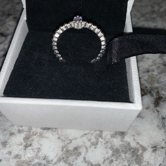 Delicate sterling silver ring - Picture 3 of 5